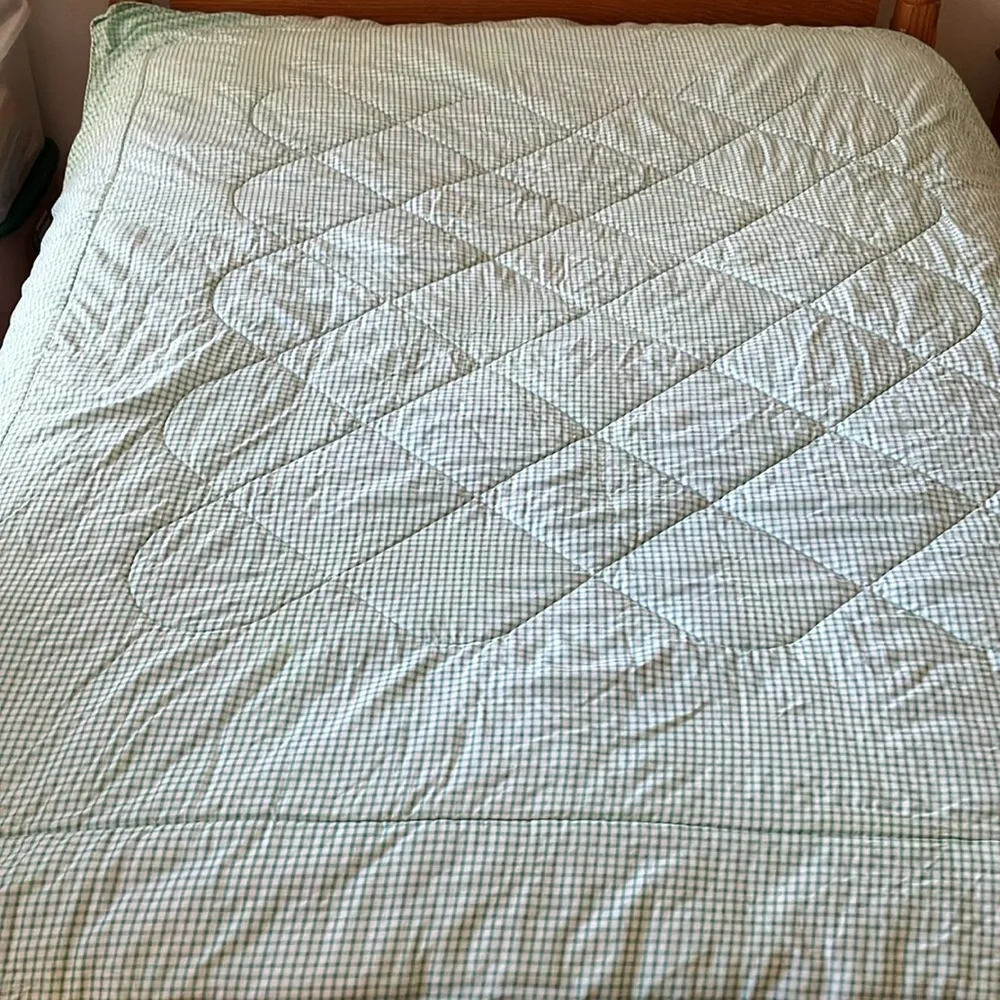 Full Bed Size Reversable Comforter